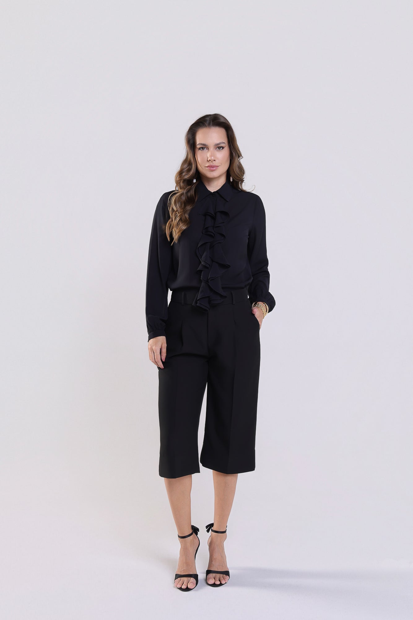 Bermuda Margot Crepe Preta