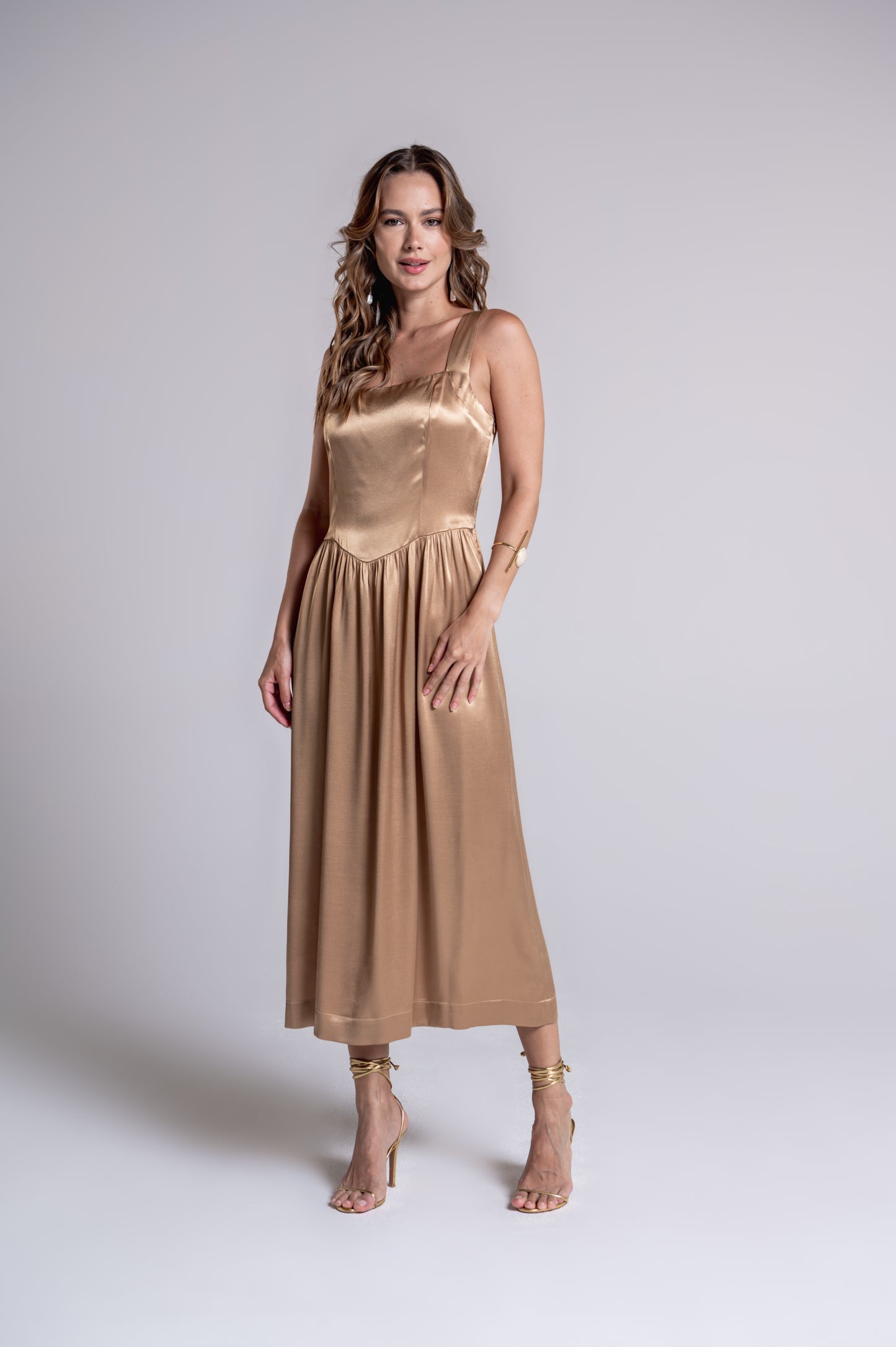 Vestido Manton Dourado